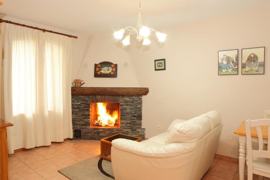 Apartamentos Alba Casa Alquesera Sahun Номер фото