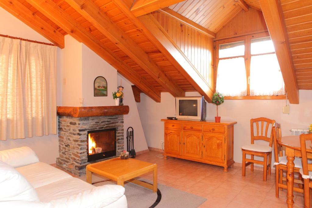 Apartamentos Alba Casa Alquesera Sahun Номер фото